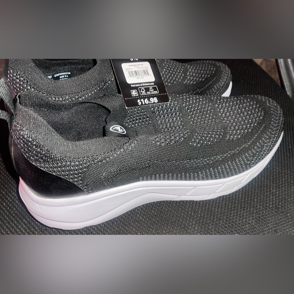 Athletic Works Men’s Knit Slip-On Sneakers - Picture 5 of 6